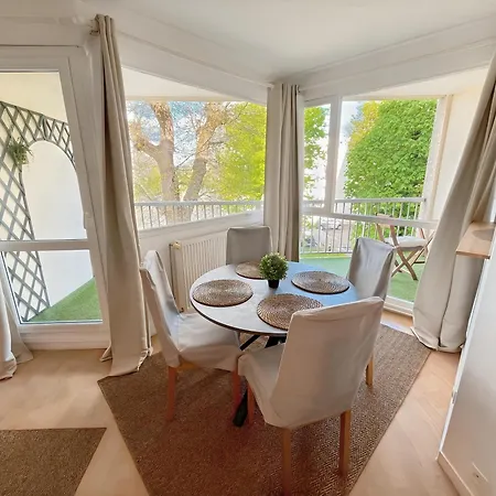 A 10 Minutes A Pied Du Centre Avec Parking Prive Et Balcon Apartment *