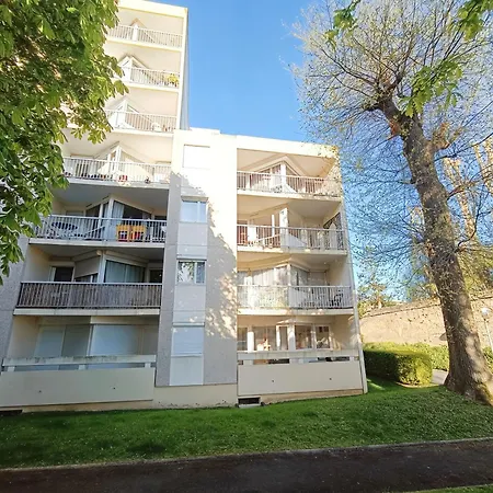 à 10 Minutes à Pied Du Centre Avec Parking Privé Et Balcon