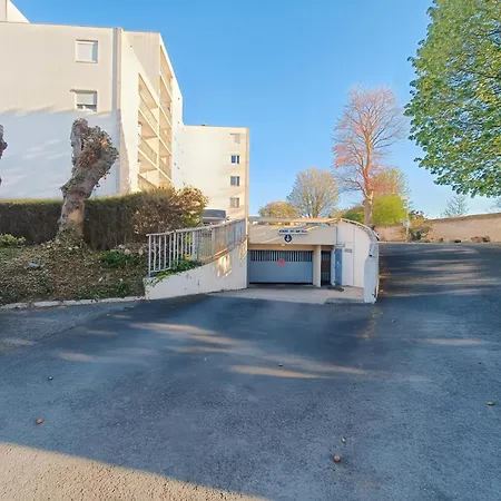 A 10 Minutes A Pied Du Centre Avec Parking Prive Et Balcon Apartment Caen