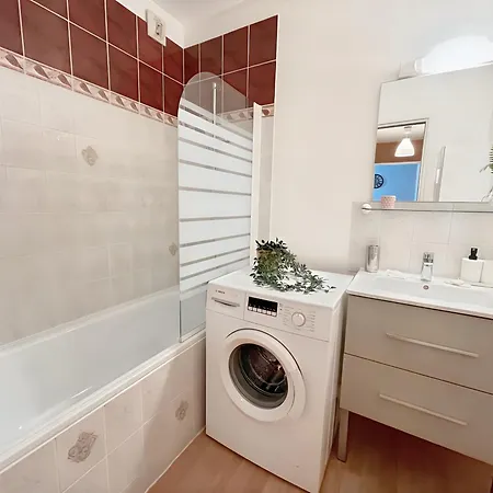 A 10 Minutes A Pied Du Centre Avec Parking Prive Et Balcon Apartment *