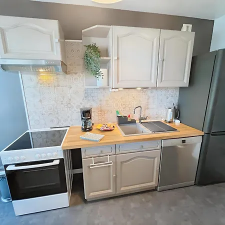 Apartmán A 10 Minutes A Pied Du Centre Avec Parking Prive Et Balcon *