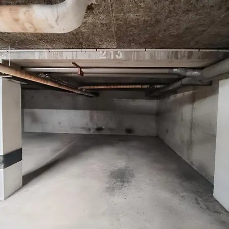 à 10 Minutes à Pied Du Centre Avec Parking Privé Et Balcon *