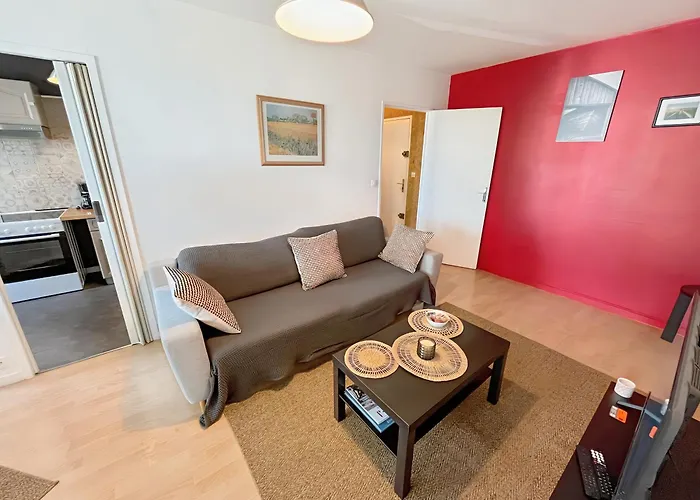 A 10 Minutes A Pied Du Centre Avec Parking Prive Et Balcon * Caen