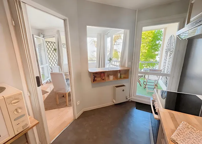 Apartment A 10 Minutes A Pied Du Centre Avec Parking Prive Et Balcon