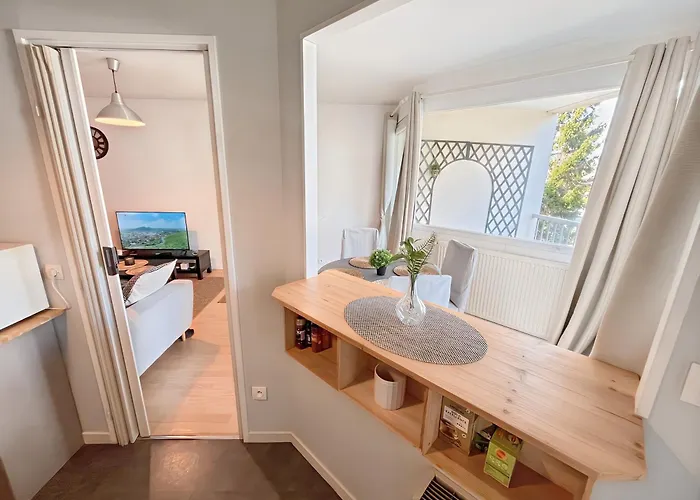 A 10 Minutes A Pied Du Centre Avec Parking Prive Et Balcon * Caen