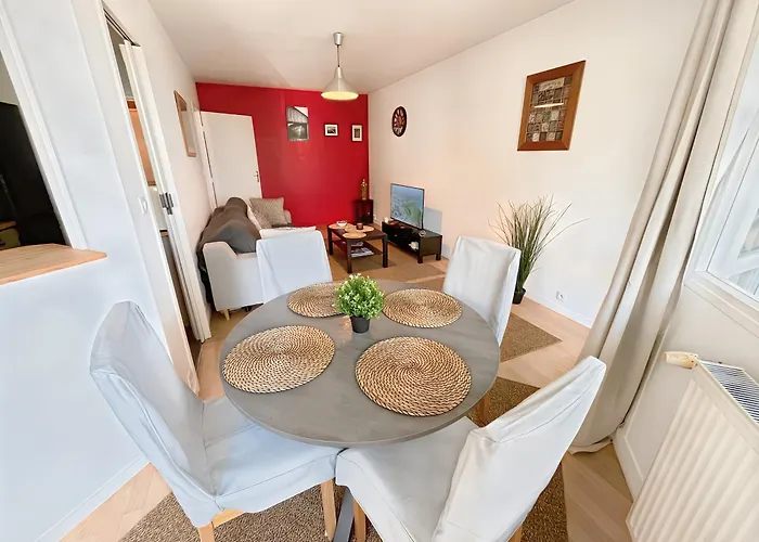 A 10 Minutes A Pied Du Centre Avec Parking Prive Et Balcon * Caen