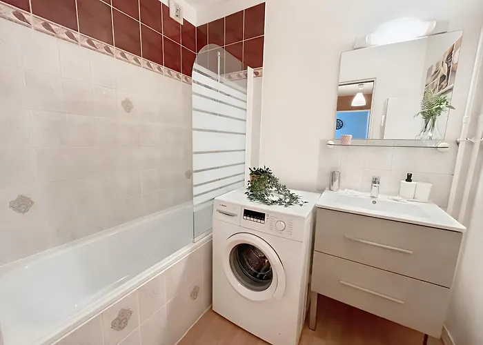 A 10 Minutes A Pied Du Centre Avec Parking Prive Et Balcon Apartment *