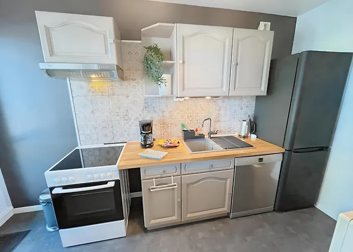 Apartment A 10 Minutes A Pied Du Centre Avec Parking Prive Et Balcon *